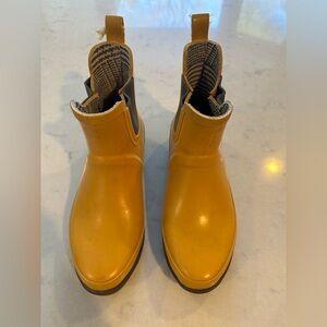 L.L. Bean Wellie mustard yellow size 8